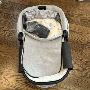 Uppa baby bassinet NWT